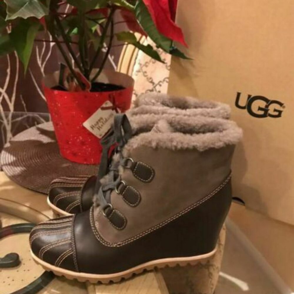 UGG Size 9 ALASDAIR Wedge Brown Waterproof Leather
